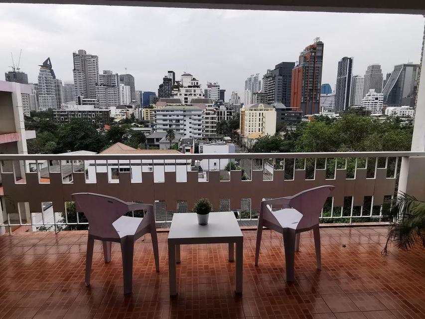 Low-rise Apartment in Sukhumvit 31 about 1 Km. from Phrom Phong BTS 1