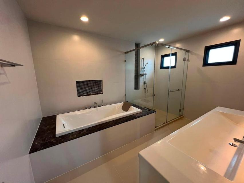 MHR238 ทำเลดีกรุงเทพกรีฑา! ปล่อยเช่าบ้านเดี่ยวหรู เศรษฐสิริ กรุงเทพกรีฑา เนื้อที่ 69 ตร.วา 4 ห้องนอน 4 ห้องน้ำ จอดรถ 2 คัน พร้อม EV Charger 8