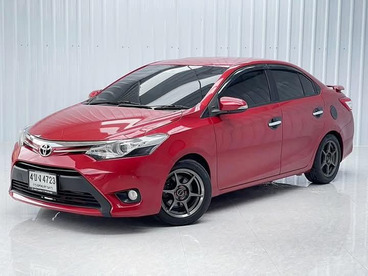 Toyota Vios สีแดง 2