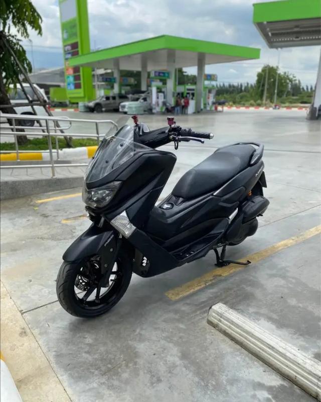 มอเตอร์ไซค์​ Yamaha N-Max สีดำ 2