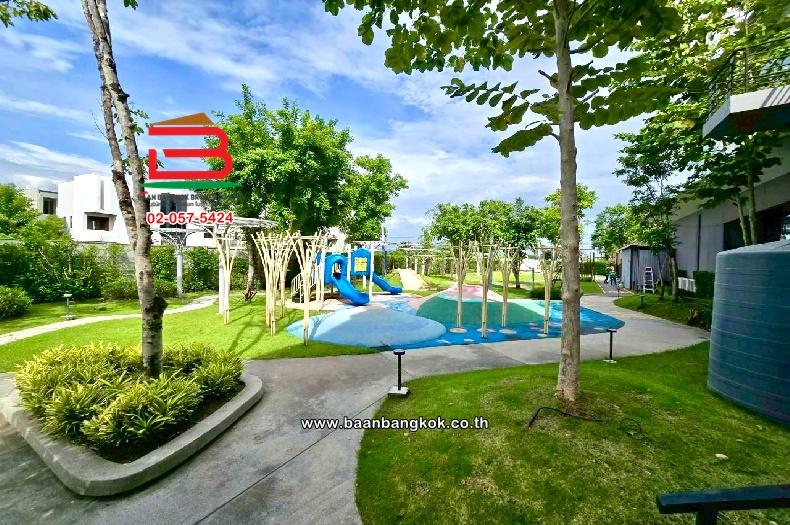 ทาวน์โฮม หมู่บ้านอัลติจูดคราฟ บางนา (Altitude Kraf Bangna) เนื้อที่ 20 ตร.ว ซอยวัดคลองปลัดเปรียง ตำบลบางแก้ว อำเภอบางพลี สมุทรปราการ 11