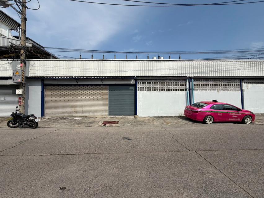 ให้เช่า โกดัง ซอยบางขุนเทียน 11 ใกล้ เซ็นทรัล พระราม 2 หลังมุม 550 ตรม  161 ตรว 1