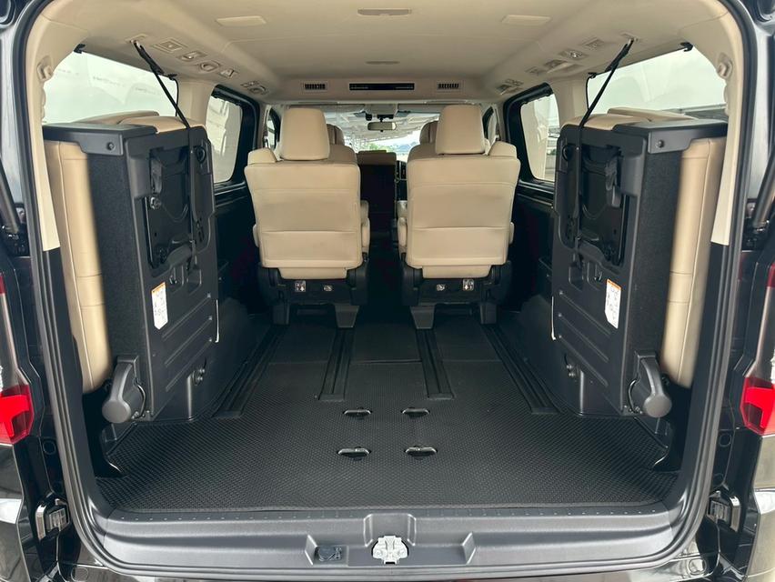 TOYOTA Majesty Model Premium 2.8L Diesel VN Turbo 19