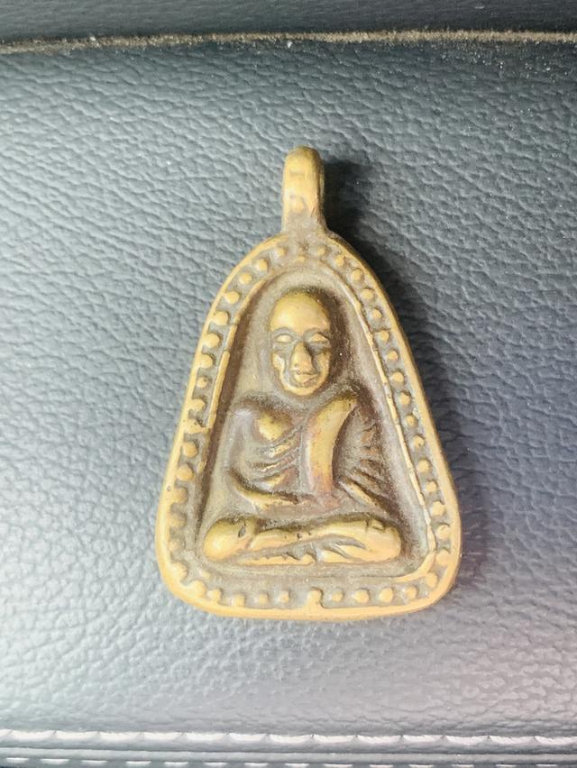 หลวงพ่อเงินจอบใหญ่วัดบางคลาน