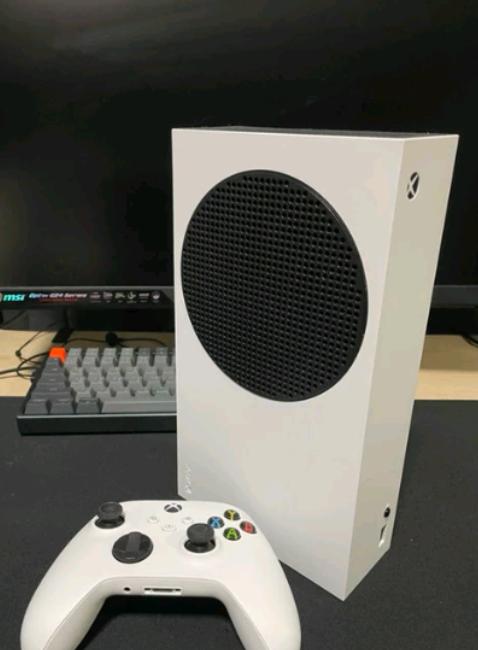 Xbox Series S (used like new)