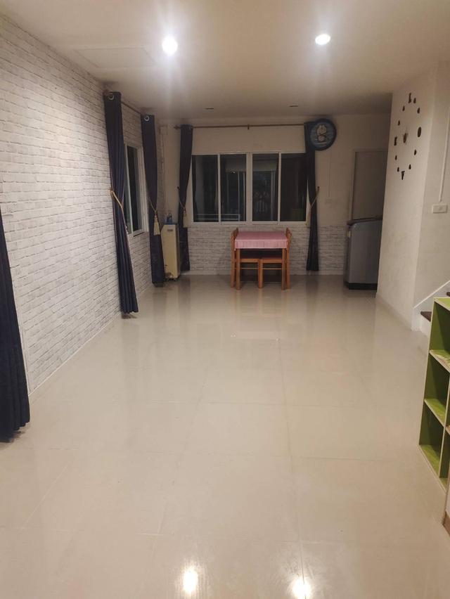 บ้านทาวน์โฮม 3 ห้องนอน 2 ห้องน้า ต่อเิมหน้าหลังแล้ว 12