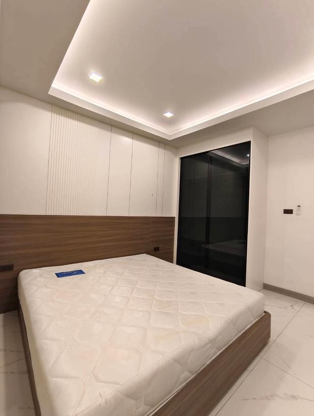 Chokchai village 9 for rent 5 bedroom  12