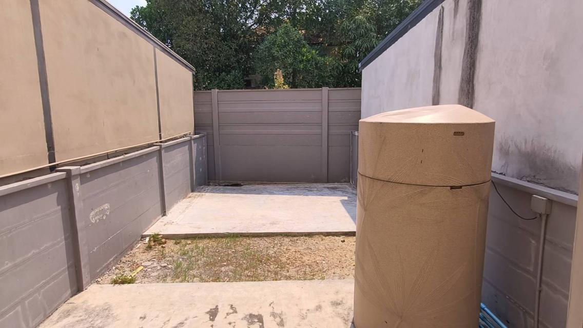 สำนักงาน ซอยมังกร เทพารักษ์ 8