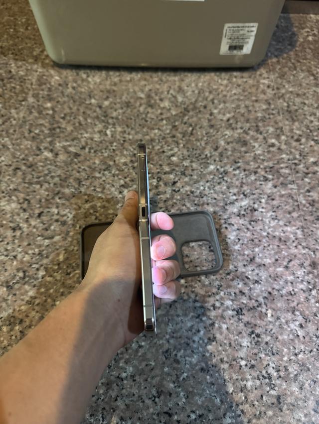 ขายๆๆๆถูกSamsungFlip5สีGold512กิ๊กการใช้งานดีเยี่ยมทุกๆฟังชั่นเครื่องเครื่องรีสโตได้ตลอดไม่มีติดแอคเค้าใดๆคับ  สภาพ: 99.99% สวยๆคับไร้รอยตกบุบใดๆคับ รูปที่ 6