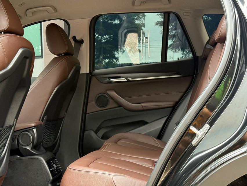 2018 BMW X1 F48 18D รถมือเดียวสภาพป้ายแดง รถวิ่งน้อยเพียง 63,000 กม เข้าศูนย์ตรงระยะ ไม่เคยมีอุบัติเหตุครับ 14