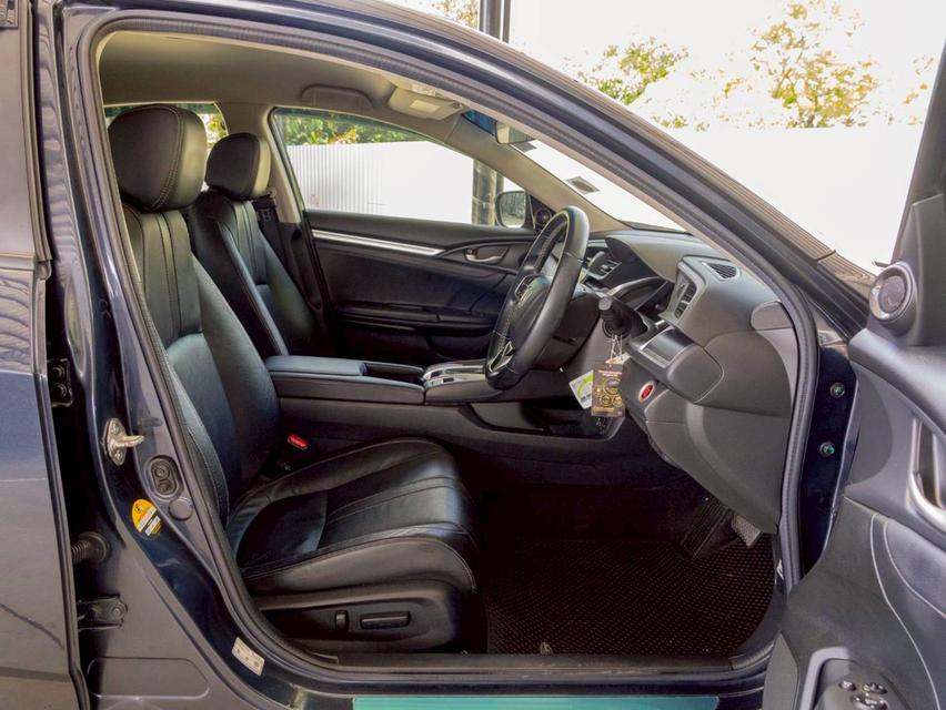 HONDA CIVIC 1.8EL ปี 2016 ประกันเครื่องเกียร์3ปี3หมื่นkm 17