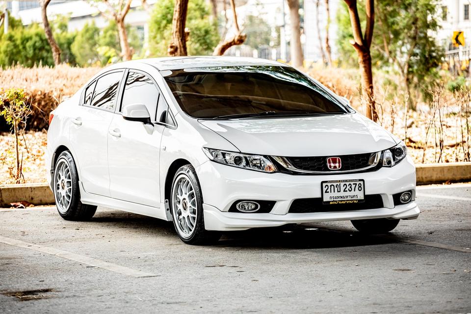 Honda Civic Fb 1.8S สีขาว ปี 2013 แท้ เกียร์ออโต้  5