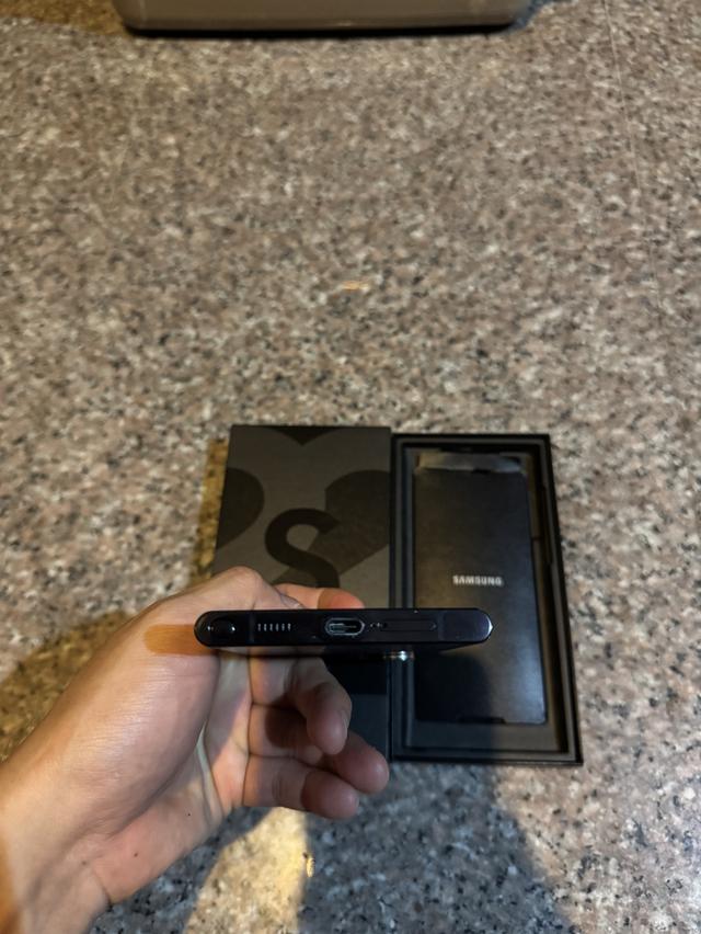 ขายSamsungS22UltraสีPhontom Black256กิ๊กRam12ยกกล่องอีมี่ตรงสภาพสวยๆใช้งานดีทุกๆฟังชั่นถูกๆ