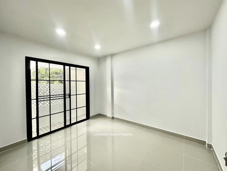lN-067 ขายทาวน์เฮ้าส์ 2 ชั้น พฤกษา 2 คลอง7 ธัญบุรี เนื้อที่ 18 ตรว 3นอน 2น้ำ ทำเลดี ต่อเติมครบ พร้อมอยู่ 5