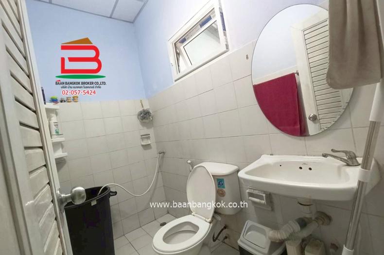 ทาวน์เฮ้าส์ เบญจพฤกษ์ (ใกล้มหาลัยเทคโนโลยีราชมงคลธัญบุรี) เนื้อที่ 18.3 ตรว. ตำบลคลองห้า อำเภอคลองหลวง จังหวัดปทุมธานี 11