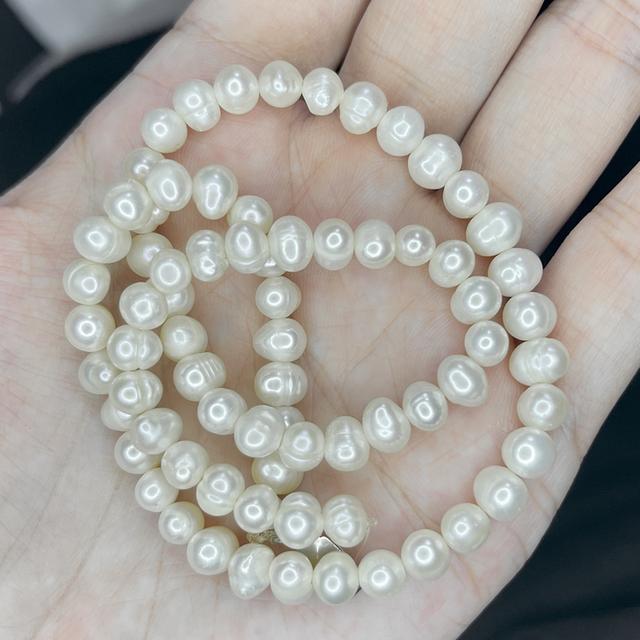 ไข่มุกน้ำจืดแท้ 1 เส้น (Freshwater Potato Pearls) เม็ดสวย 8-10 mm น้ำหนักเบาสบายคอ ตัวล็อกวินเทจตอกลายเก๋มาก