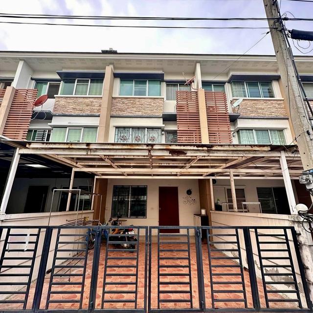 ขายทาวโฮม แถวเรียบด่วน นวลจันทร์ หมู่บ้านทาวน์พลัส ถนนคลองลำเจียก ย่านเกษตร-นวมินทร์ 6