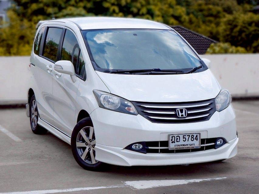 รหัสรถ QT5784 Honda Freed 1.5 SE เกียร์ Auto สีขาวมุก ปี2010