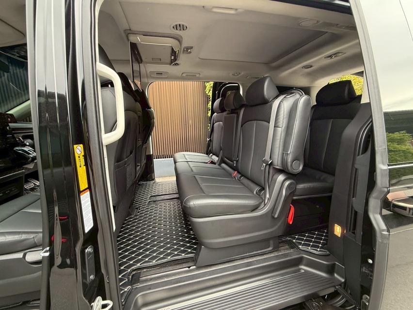 รหัสรถ AP7737 Hyundai Staria Premium Sunroof 2.2D 8AT ปี 2022 สีดำ ตัวtop รูปที่ 16
