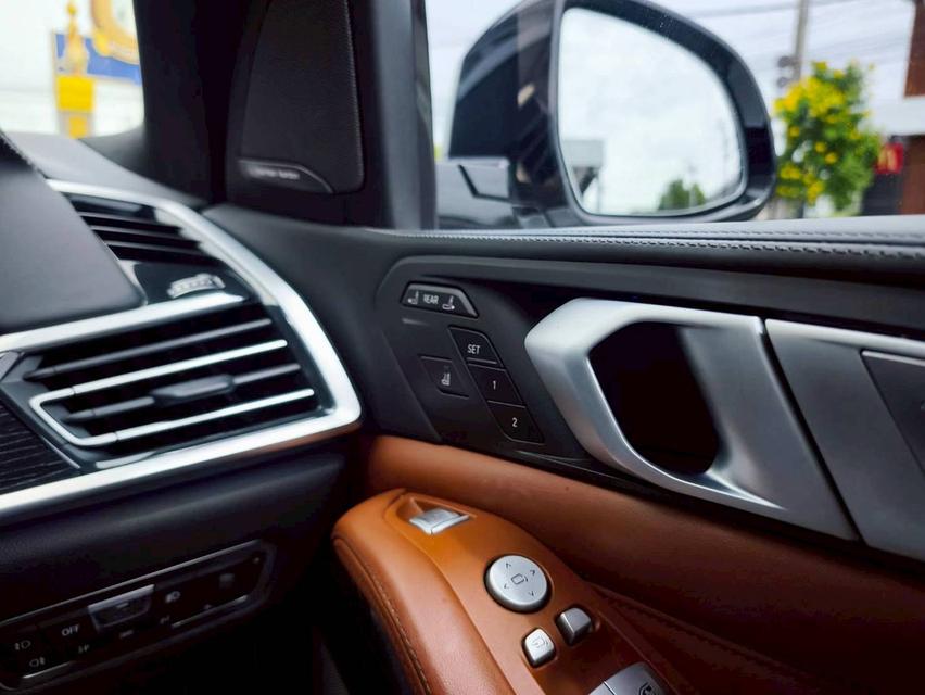 รหัสรถ KPV4629 2020 BMW X7 50d M Sport 4WD SUV 7 Seat 8