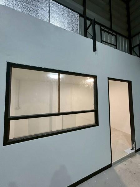 ให้เช่าโกดังโรงงานพร้อมออฟฟิศย่านกรุงเทพกรีฑา ขนาด 400 ตรม. พิกัดเขตสะพานสูง กรุงเทพฯ ใกล้มอเตอร์เวย์ ออกร่มเกล้า 4