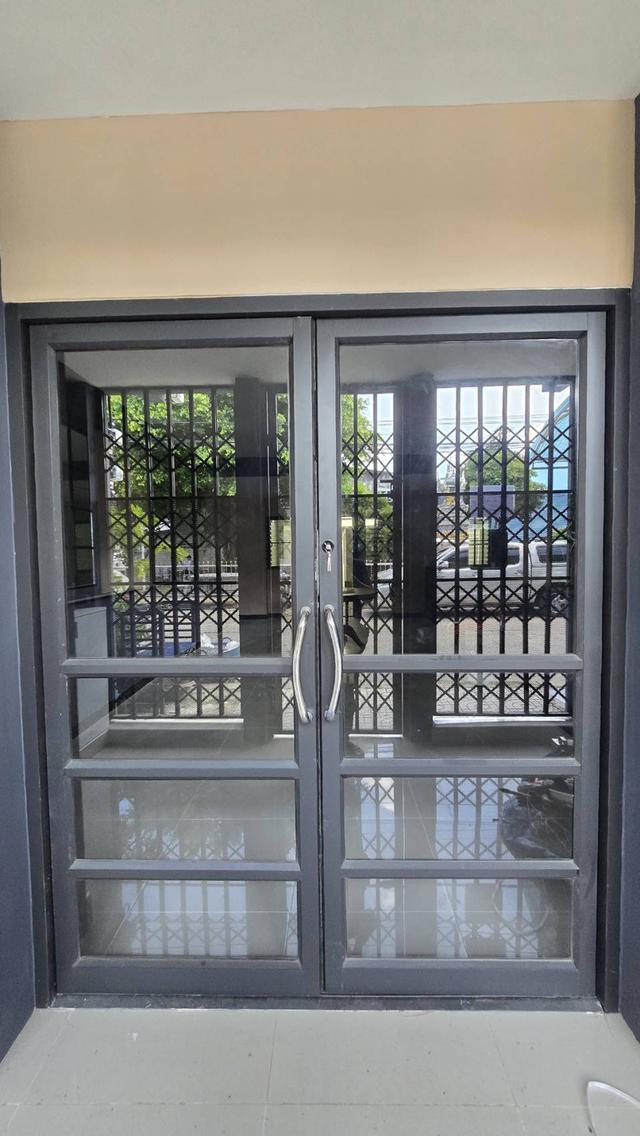 ขายทาวน์เฮาส์ 2 ชั้น ม.อมรพันธ์ 9 ซ.เสนานิคม 1 ลาดพร้าว ทำเลดี เดินทางสะดวก ใกล้ BTS เสนานิคม 15