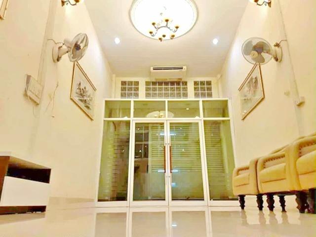 สนง.เขตจอมทอง 600 ม.ตลาดสดโอ๋เอ๋ 300 ม. รพ.บางปะกอก 9 ให้เช่าอาคารพาณิชย์ 3.5 ชั้น 2 นอน 2 น้ำ ตกแต่งสวยพร้อมเฟอร์ฯ 19 ต 1