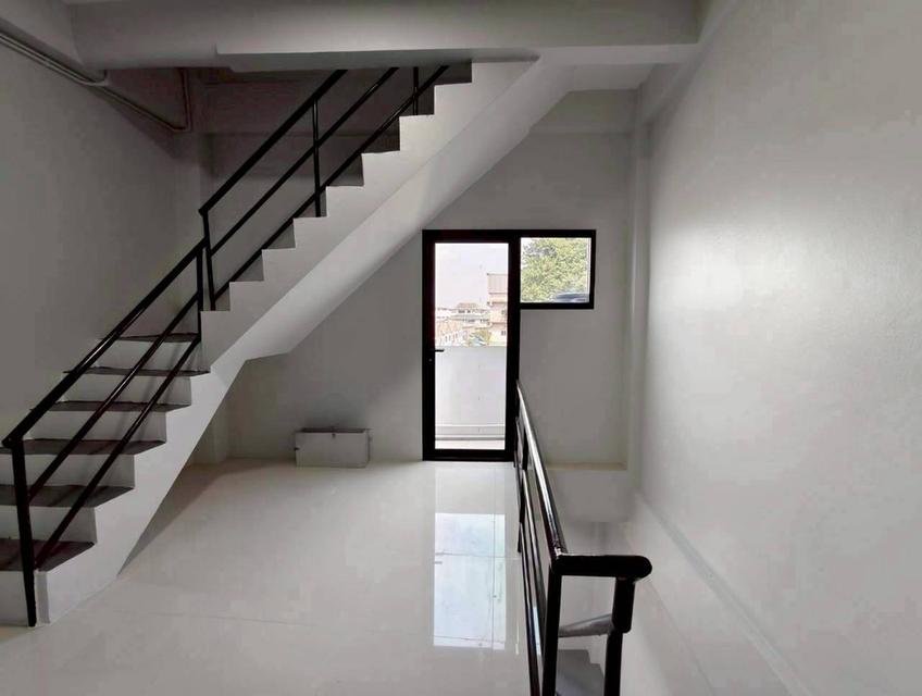 ขายด่วน! อาคารพาณิชย์ 4 ชั้นครึ่ง รีโนเวทใหม่ทั้งหลัง หมู่บ้านบางพลีนิเวศน์  พร้อมเฟอร์นิเจอร์ (หลังมุม)  บางพลี-กิ่งแก้ว เหมาะอยู่อาศัย ทำออฟฟิศ 9