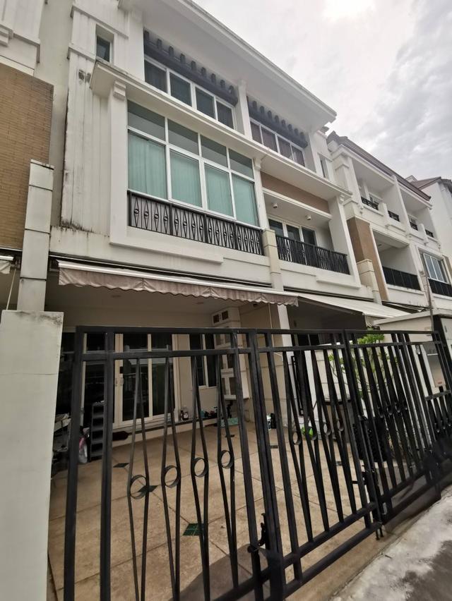 ขายทาวน์โฮม 3 ชั้น บ้านกลางกรุงพระราม3   Baan Klang Krung Rama 3 (ถนนยานนาวา)