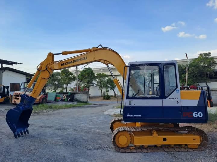 KOMATSU PC60-6 4