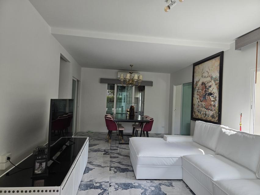 บ้านเดี่ยวหลังใหญ่พร้อมบ้านรับรองแขก 1