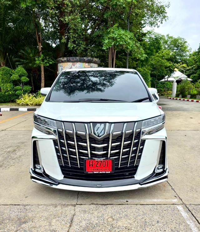 Toyota ALPHARD 2.5SC PACKAGE สีขาว ปี 2023 ไมล์ 20,000 กม.  2
