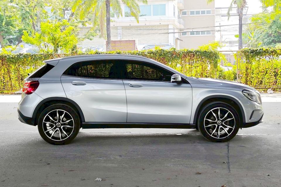 2015 Mercedes-Benz GLA 200 1.6 Urban AT āļĢāļđāļāļĒāđāļāļĒāļāļĩāđ 4