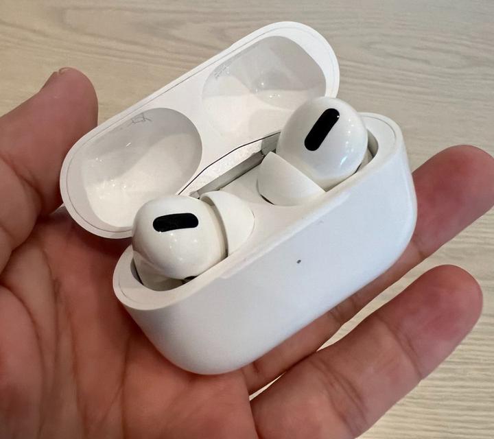 AirPods Pro พร้อม Charging Case 