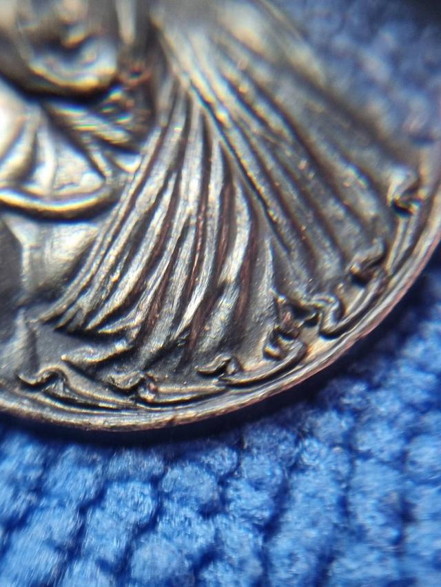 เหรียญหลวงพ่อเกษม เขมโก กองพันลำปาง ปี17 7