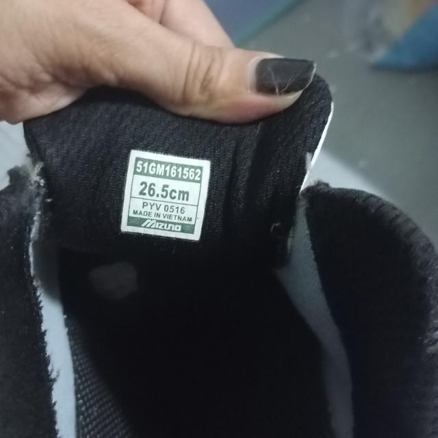 รองเท้าผ้าใบผู้ชายมือสอง รูปที่ 4