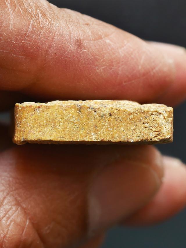 พระขุนแผน ผงพรายกุมาร เนื้อว่านดอกทอง หลวงปู่ทิม วัดละหารไร่....เก่า เดิมๆ รูปที่ 11