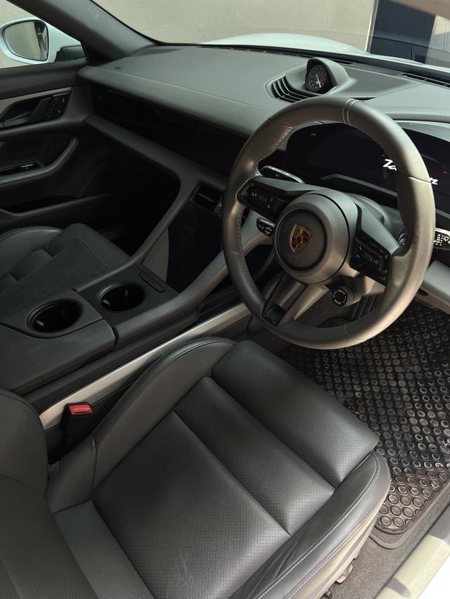 Porsche Taycan 4s
