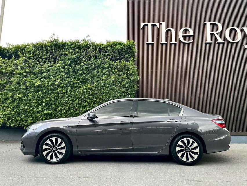 รหัสรถ AP3434 Honda Accord 2.0 HYBRID ปี 2017 สีเทา
