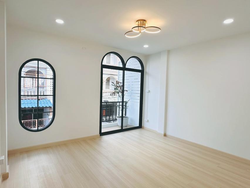 ขายทาวน์โฮม 3ชั้น 16.5ตรว. สุทธิสาร-รัชดา ใกล้mrt,bts ใจกลางเมือง เดินทางสะดวก พร้อมเข้าอยู่ 6