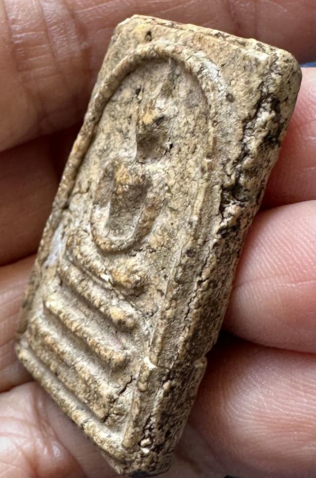 พระสมเด็จพิมพ์ใหญ่เนื้อก้นครก พระหักซ่อมเดิม