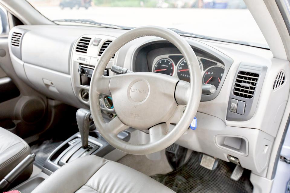 Isuzu D-Max Hi-Lander Cab4 3.0 Di Turbo เกียร์ออโต้ ปี 2003 สีเทา สวยสภาพดี 15