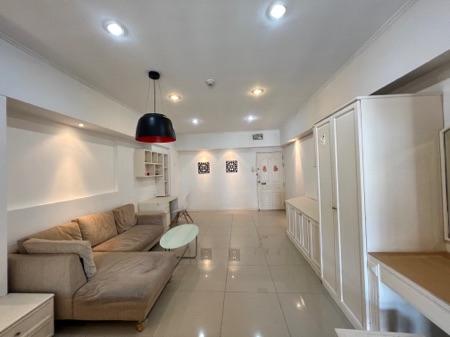 รูป ขาย คอนโด ห้องใหญ่ ย่านสีลมสาทร ใจกลางเมือง พร้อมอยู่Merlin Tower Condominium 40 ตรม. ปรับปรุงใหม่แล้ว ถูกกว่าตลาด 3