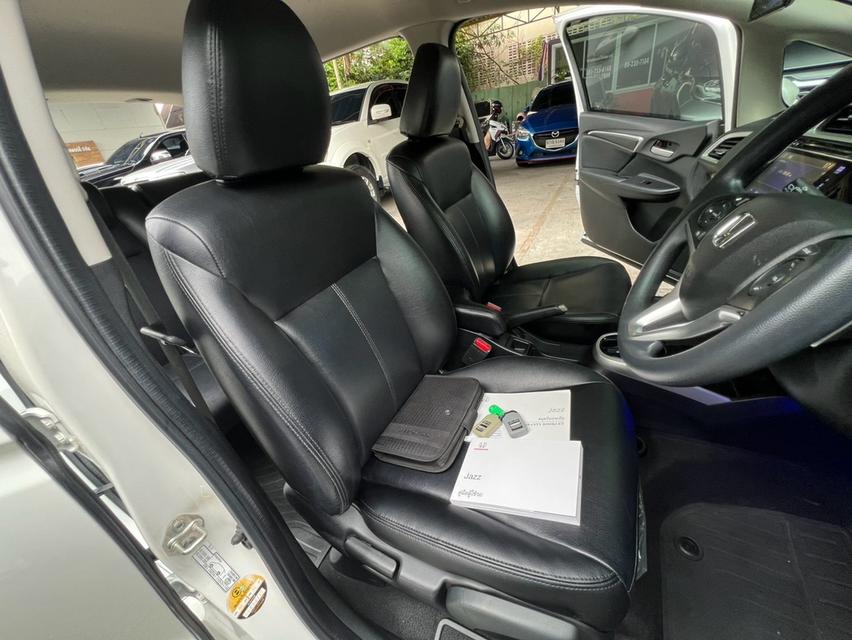 HONDA JAZZ GK ปี2016 รุ่น 1.5 SV ออโต้ รุ่นTOP สีขาว รถบ้านมือเดียว เลขไมล์น้อย 12x,xxx km สภาพสวย รูปที่ 12