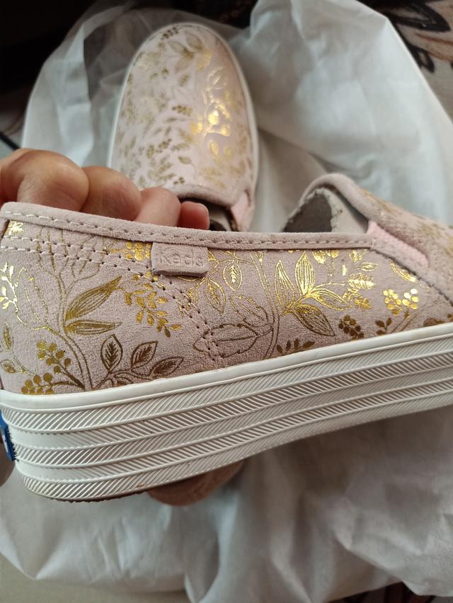 รองเท้า Keds