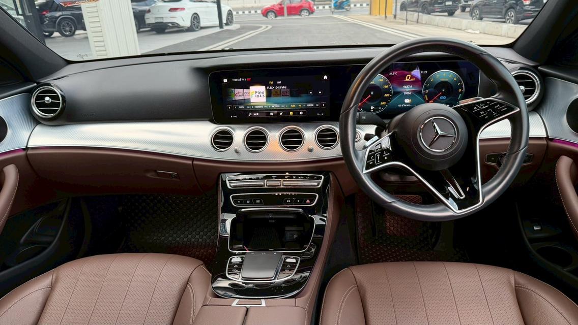 Mercedes-Benz E300e Avantgarde Facelift 2024 สีดำ มีไฟแนนซ์เหลือเปลี่ยนสัญญาผ่อนต่อได้ไม่ต้องใช้เงินออกรถ รูปที่ 7
