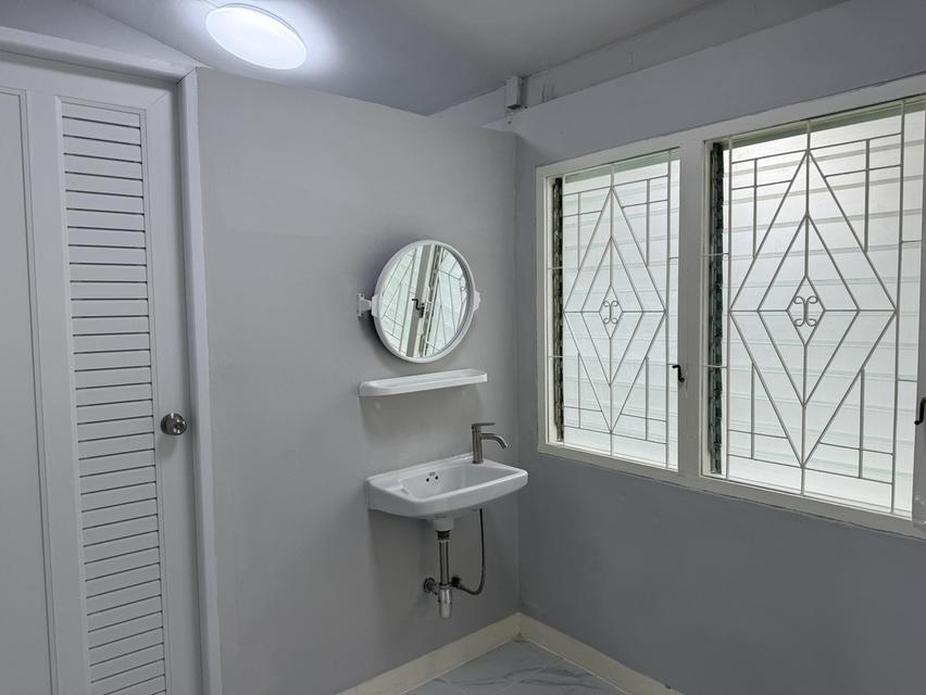 ขายด่วน 1.39 ล้านบาท ฟรีโอน ขายทาวน์เฮ้าส์ชั้นเดียว ทำเลทองเดินทางสดวก เคหะร่มเกล้า 8