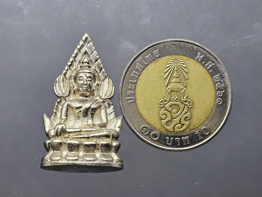 พระพุทธชินราช ลอยองค์ เนื้อเงิน พิมพ์เล็ก กรมตำรวจรุ่นแรก รุ่น “ประวัติศาสตร์” พ.ศ.2562 พร้อมกล่องเดิม รูปที่ 9