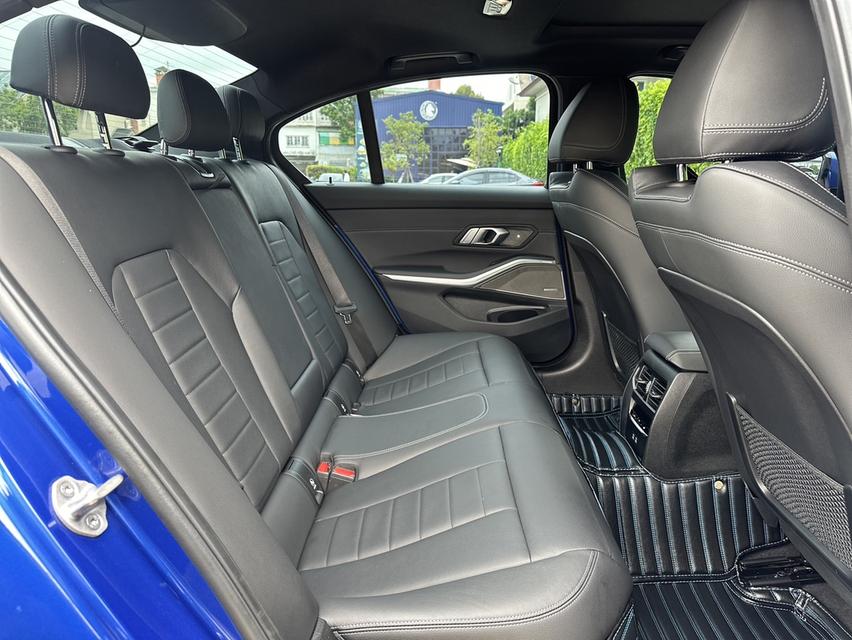 BMW 330e M Sport 9