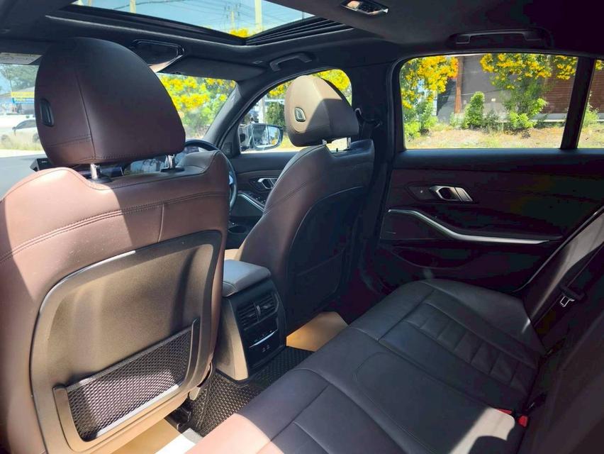 รหัสรถ KPV1100 🚘 BMW 330e M Sport LCI ปี 2023 (LCI Facelift) 6